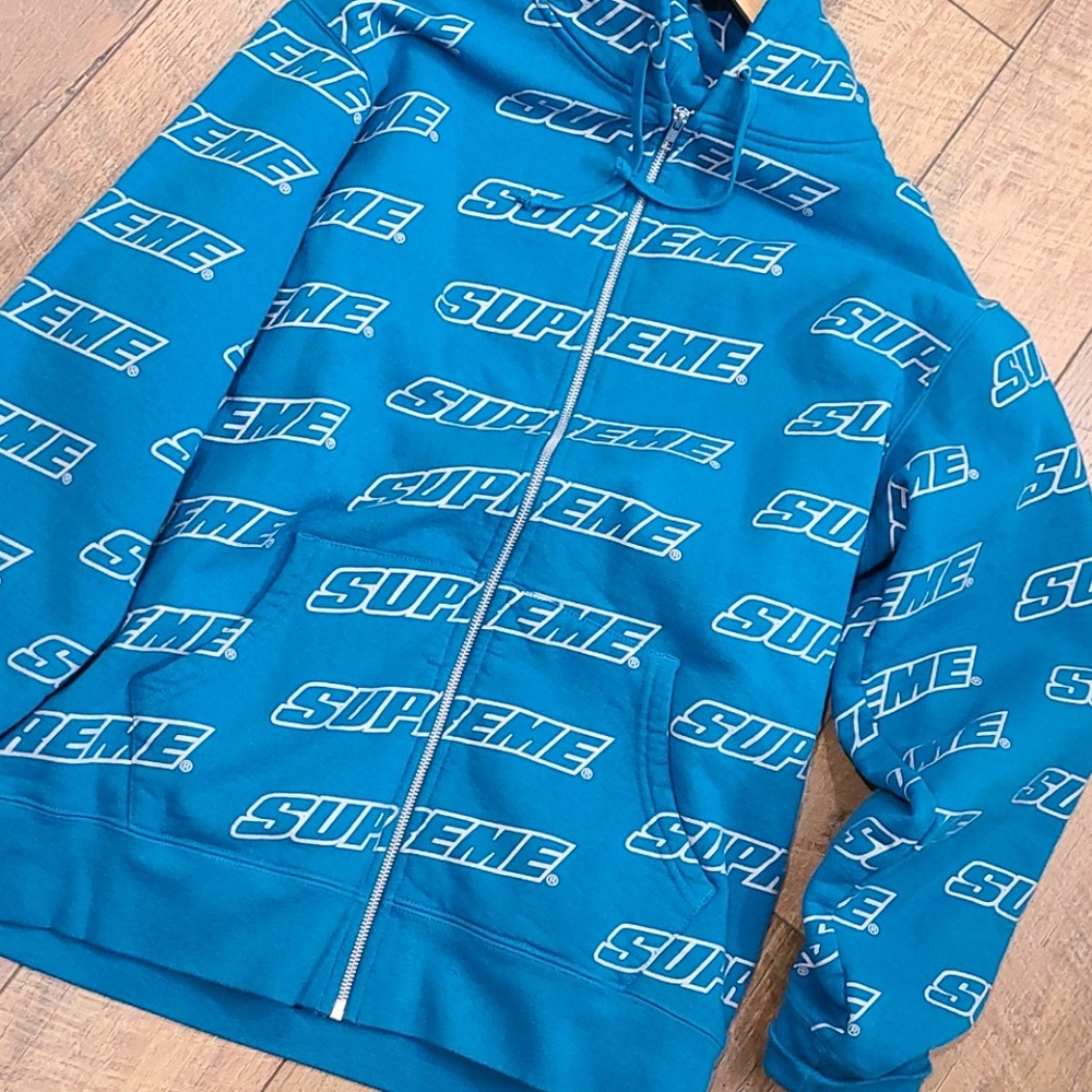 Supreme hoodie